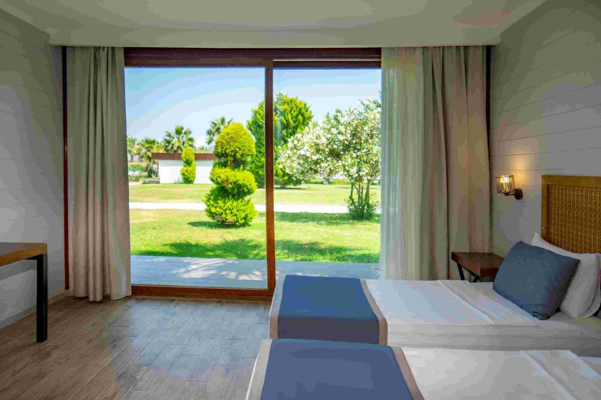 Risus Beach Resort Hotel Κουσάντασι Εξωτερικό φωτογραφία