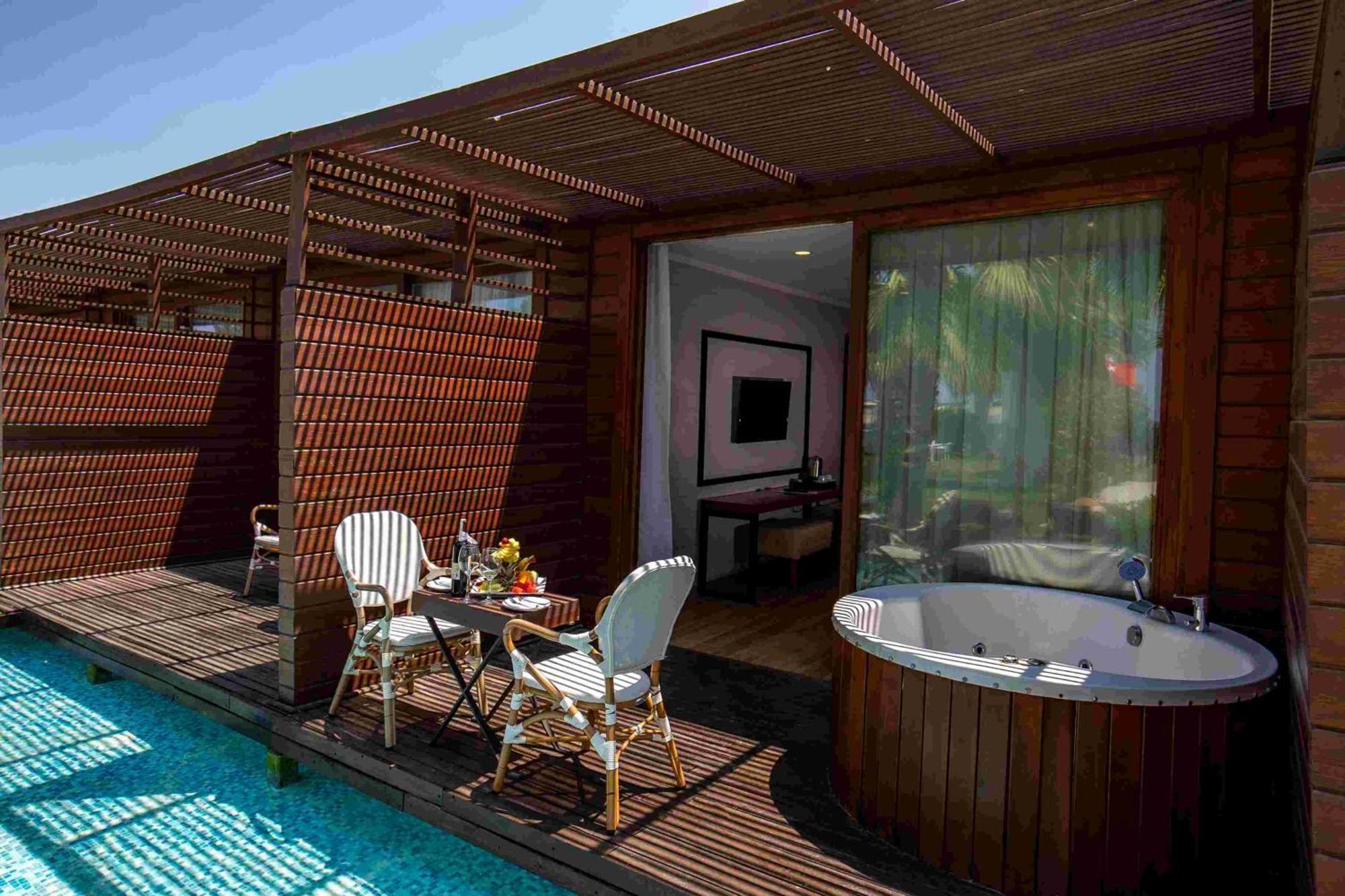 Risus Beach Resort Hotel Κουσάντασι Εξωτερικό φωτογραφία