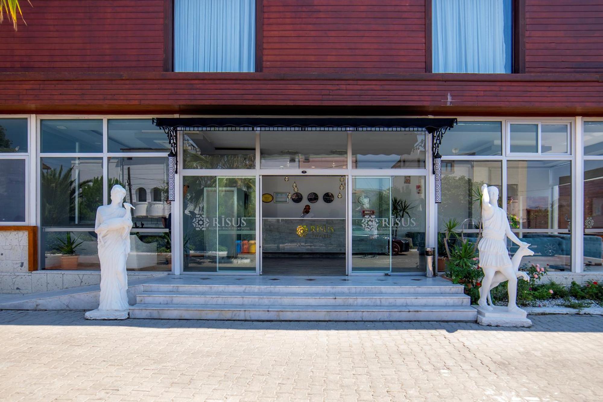 Risus Beach Resort Hotel Κουσάντασι Εξωτερικό φωτογραφία