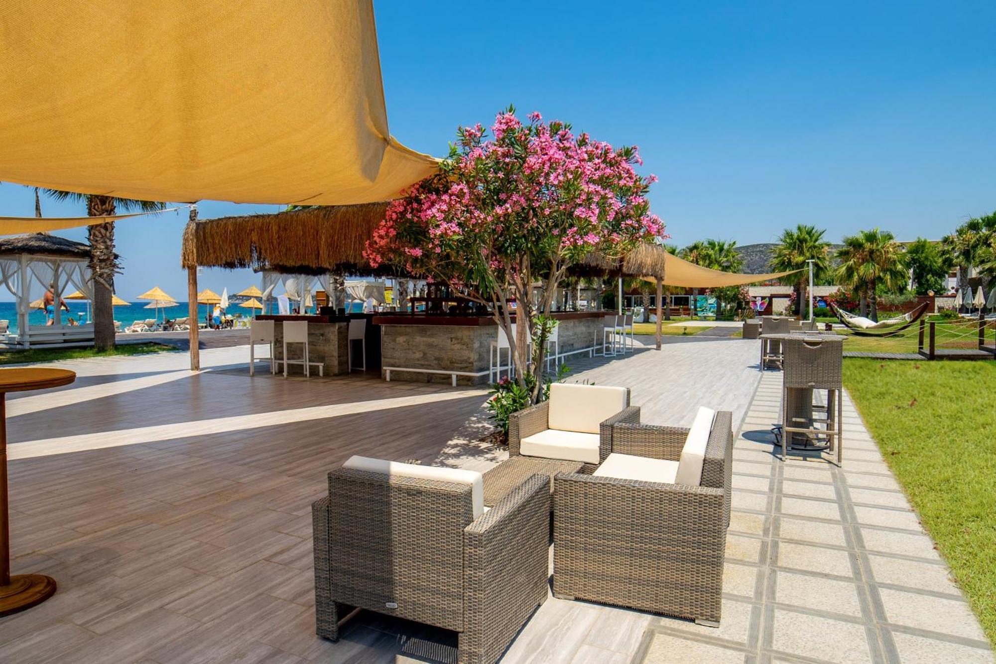 Risus Beach Resort Hotel Κουσάντασι Εξωτερικό φωτογραφία